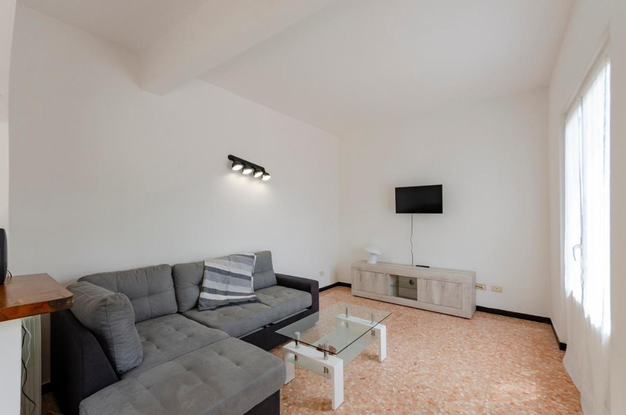 Joivy Family Flat With 3 Balconies, 10 Min To Beach Монеглия Екстериор снимка